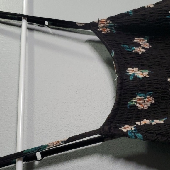 Hollister size small s 95% viscose 5% elastane romper - Picture 11 of 11